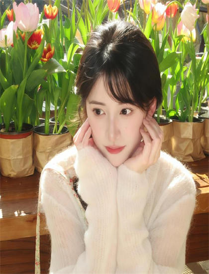 我的影子在奔跑历史背景关联：时代特征与历史意义分析